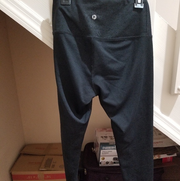 90 DEGREES by REFLEX High Waist Capris - Picture 2 of 2